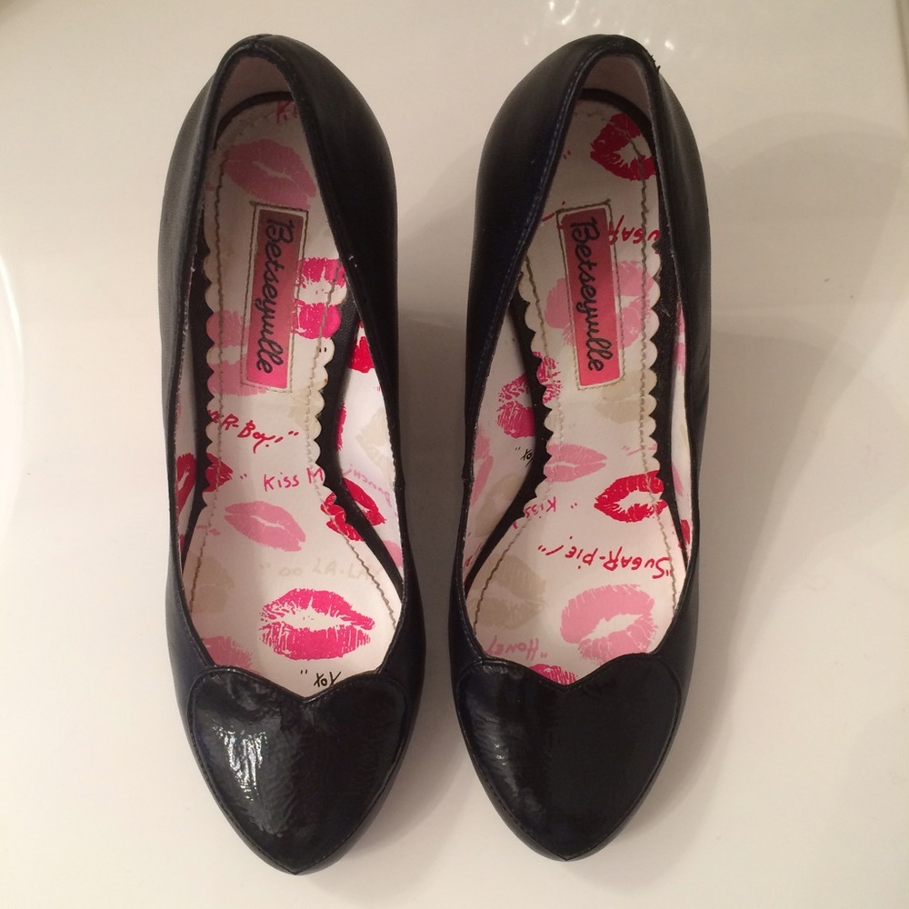 Betsy Johnson Wedges